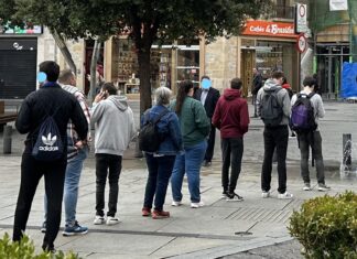 Subir a autobuses de Vitoria se eterniza Subir a autobuses de Vitoria se eterniza ¡Motivo!