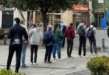 Los grandes partidos políticos vascos no quieren hacer cola Los grandes partidos políticos vascos no quieren hacer cola