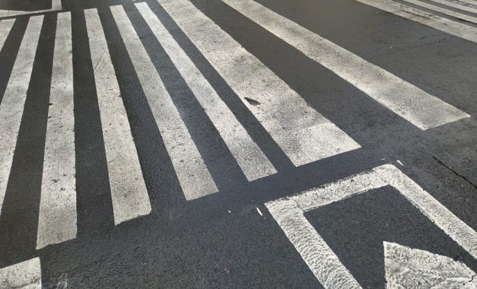 pasos cebra vitoria ¿Resbalan los pasos de cebra en Vitoria a las bicis?