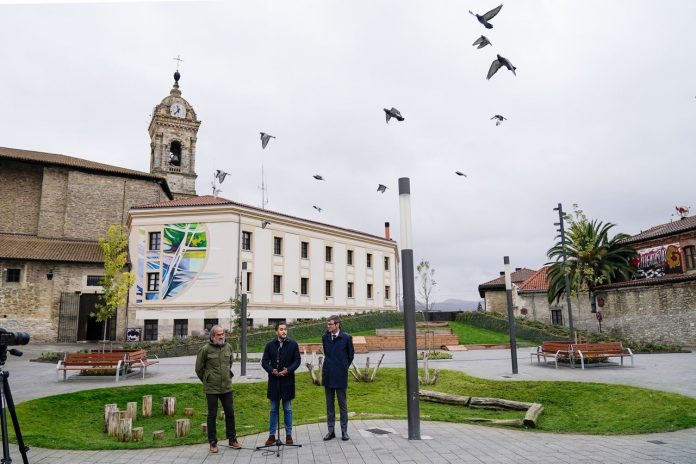 Las palomas saludan la inauguración del alcalde de Vitoria