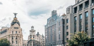 Montan un bus en Vitoria para rebajas de Madrid