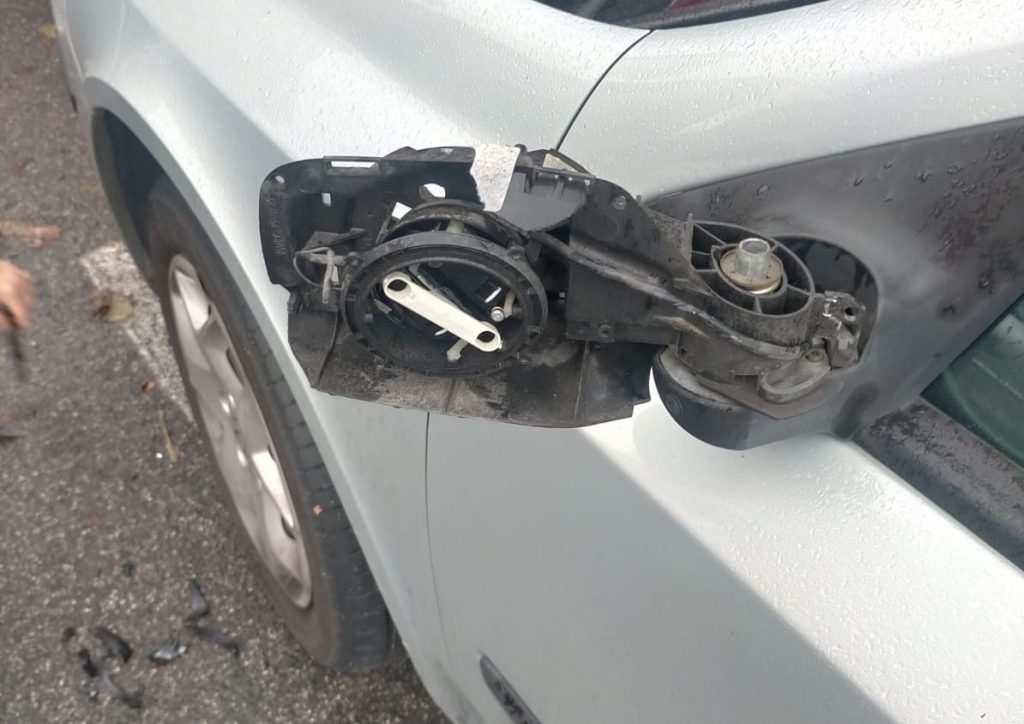 Vitoria niega que reventara el retrovisor