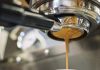 Esconde la droga tras la cafetera