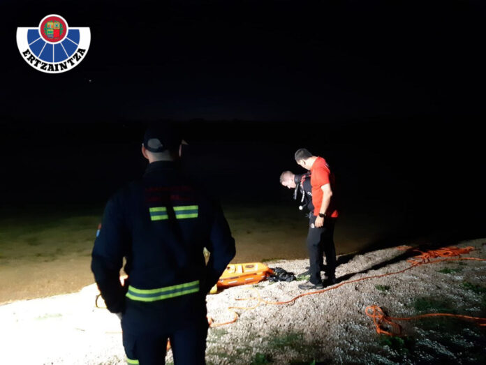 Un joven desaparece en aguas del embalse alavés Un joven desaparece en aguas del embalse alavés