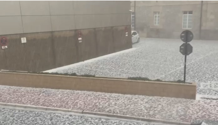 Brutal granizada en Vitoria
