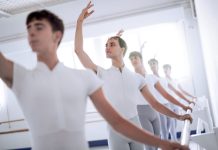 Vitoria: Meten hasta 30 horas semanales aprendiendo a bailar