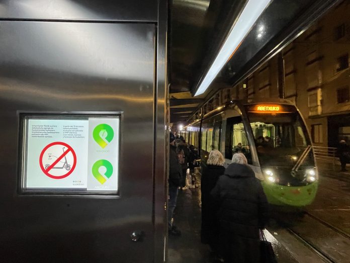 Vitoria: Este lunes, prohibidos los patinetes en tranvías Vitoria: Este lunes, prohibidos los patinetes en tranvías
