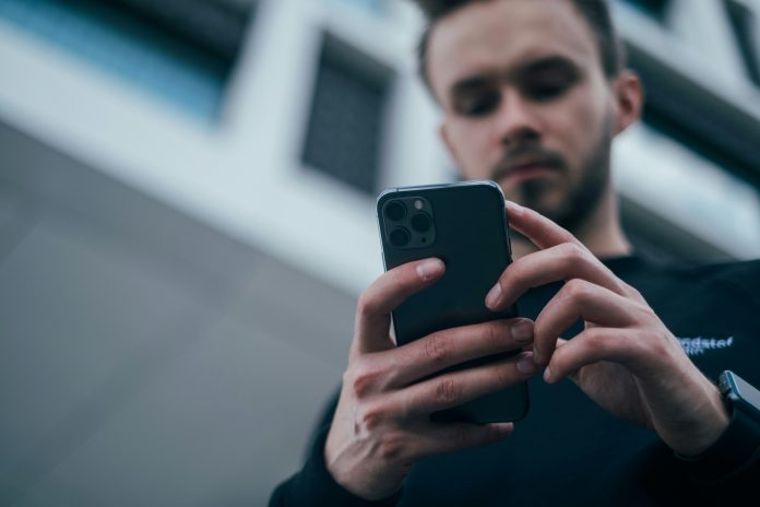 Crecen las búsquedas de móviles reacondicionados en España