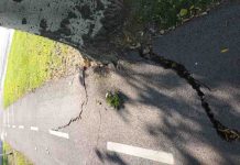 Pedazo de grieta en el carril bici de Vitoria