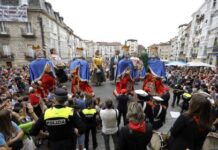Los gigantes y cabezudos de Vitoria van a Zaragoza