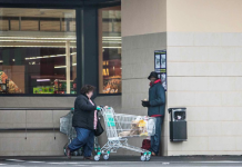 Vitoria pide ayuda ciudadana para evitar mendicidad en supermercados Vitoria pide ayuda ciudadana para evitar mendicidad en supermercados