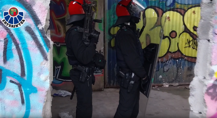 Reclama super despliegue policial contra 70 okupas en Vitoria