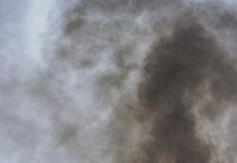Hospitalizada tras inhalar humo en un incendio de Vitoria ¡¡CIERREN VENTANAS EN VITORIA!!!