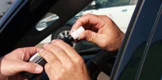 Ebrio, drogado, sin carnet… ¡Roban un coche! ¡16 detenciones! ¡23 días! Más controles veraniegos de alcohol y drogas en Vitoria