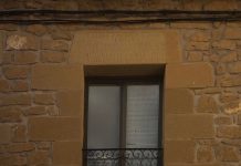El Ayuntamiento alavés «cubrirá» el lema franquista Negativa del alcalde alavés a borrar la inscripción franquista