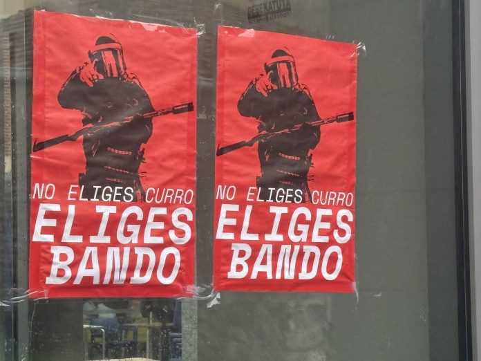 Carteles contra la ertzaintza en Álava