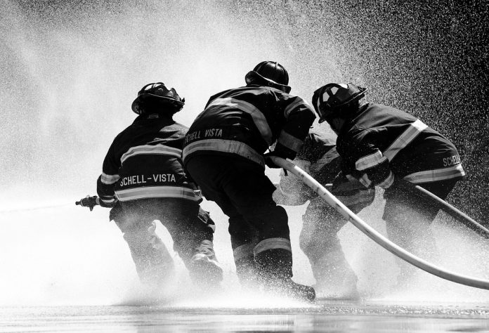 ¡Celedón bajo fuego! Deben lanzar miles de litros de agua en Vitoria