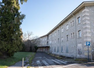 Promete que cerrará el macrocentro de inmigrantes de Vitoria La alcaldesa pide que lleguen menos refugiados a Vitoria