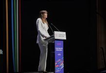 Maider Etxebarria revindica el diálogo ante dirigentes internacionales Maider Etxebarria revindica el diálogo ante dirigentes internacionales