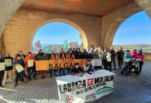 Aumenta el enfado de los vecinos contra la central eólica alavesa