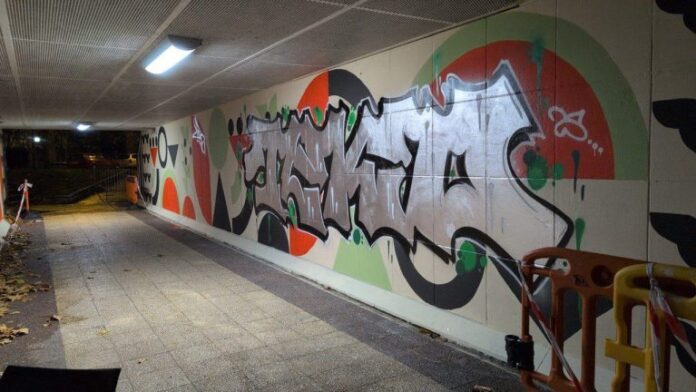 Cazado el grafitero que vandalizó el mural de Vitoria ¡Seis mil euritos!