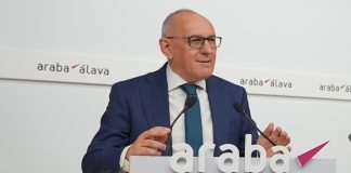 ¿Será el candidato del PNV a la Diputación de Álava? Ramiro González colecciona ego, atriles y oculta el castellano