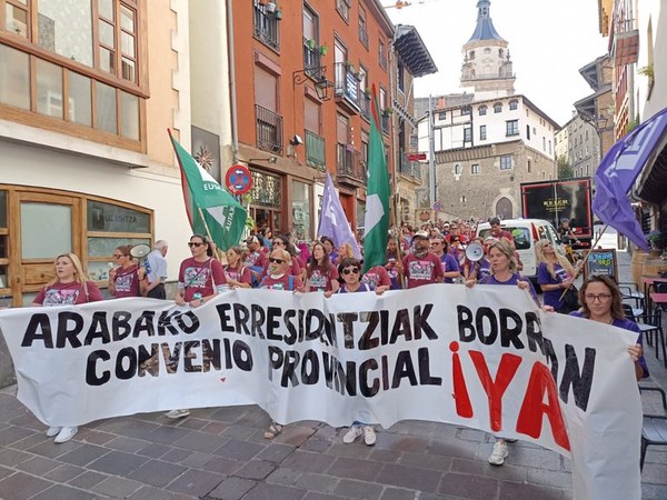 Residencias alavesas: Diputación, ausente en defensa de trabajadoras