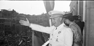 Vitoria recuerda a las víctimas del franquismo Diputación de Álava guarda cientos de fotos de Franco ¡Elegimos 15!