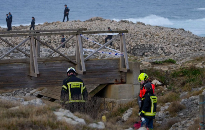 3 vizcaínos muertos y un alavesa herida en el colapso de la pasarela