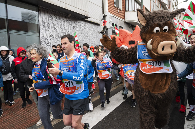 Encuesta Korrika: ¿Debió correr el lehendakari en Vitoria, no en Bilbao? Encuesta Korrika: ¿Debió correr el lehendakari en Vitoria, no en Bilbao?