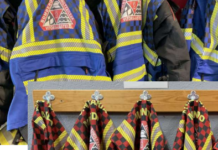 ¿Carpintero? Llama a Bomberos para arreglar una puerta en Vitoria