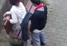Practican sexo ante menores en una plaza de Vitoria Practican sexo ante menores en una plaza de Vitoria