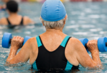 ¡Comorrrr! Con 78 años «estorba» en la piscina de Vitoria Con 78 años "estorba" en la piscina ¡Una monitora avergüenza a Vitoria!