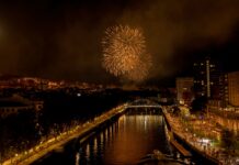 Aste Nagusia Bilbao 2026 firma récord histórico de gentío ¡Datos! Bilbao ha superado este año su récord de asistencia a Aste Nagusia. Alcanza por primera vez los 2 millones. El anterior récord era de 2023 con doscientas mil personas menos.