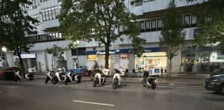 Vitoria intervendrá por motos de reparto que acaparan parkings Vitoria intervendrá por motos de reparto que acaparan parkings