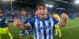 ¿Qué puesto ocupa Mikel en la historia de debutantes del Alavés?