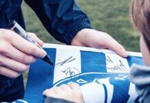 Si no vuelas no ves a Quique y jugadores del Alavés ¡Autógrafos! Si no vuelas no ves a Quique y jugadores del Alavés ¡Autógrafos!