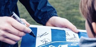 Si no vuelas no ves a Quique y jugadores del Alavés ¡Autógrafos! Si no vuelas no ves a Quique y jugadores del Alavés ¡Autógrafos!