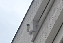 Vitoria investiga una cámara que enfoca a zona infantil Vitoria investiga una cámara que enfoca a zona infantil