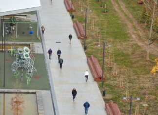 Niños vuelven a casa ‘negros’ en Vitoria Niños vuelven casa 'negros' en Vitoria