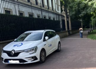 Nuevo capítulo del ‘aparcan donde les sale’ en Vitoria. Nuevo capítulo del 'aparcan donde les sale' en Vitoria.