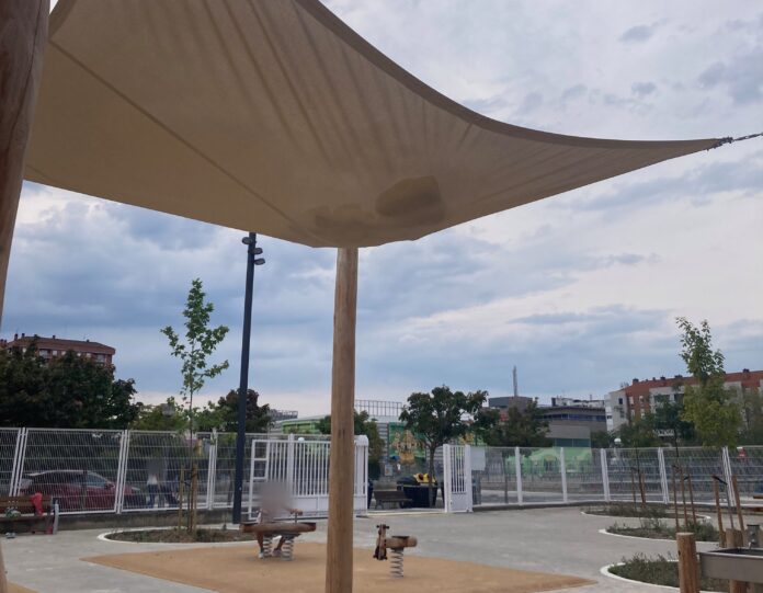 piedras-vitoria Pedruscos sobre las cabezas de los niños en Vitoria