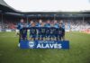 Quique tiene 5 jugadores titulárisimos y no pone otros 5 Otro homenaje de la plantilla del Alavés que no querrían hacer