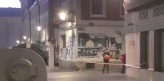 Despliegue policial en Vitoria ¡Desahucio con dos menores! Despliegue policial en Vitoria ¡Desahucio con dos menores!