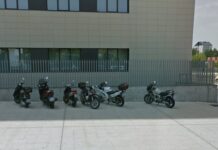 Motos en la acera ¡La Policía de Vitoria lo sabe! Motos por la acera ¡La Policía de Vitoria sabe y no actúa!