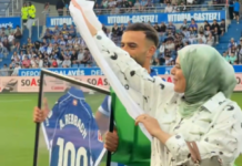 Rebbach celebra centenario alavesista con la bandera de Argelia Rebbach celebra centenario alavesista con la bandera de Argelia