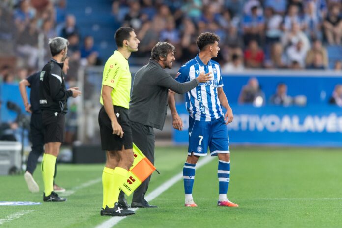 Ángel y Blanco animan a la afición del Alavés