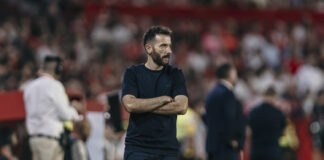 El Valencia despide al entrenador antes de llegar a Vitoria