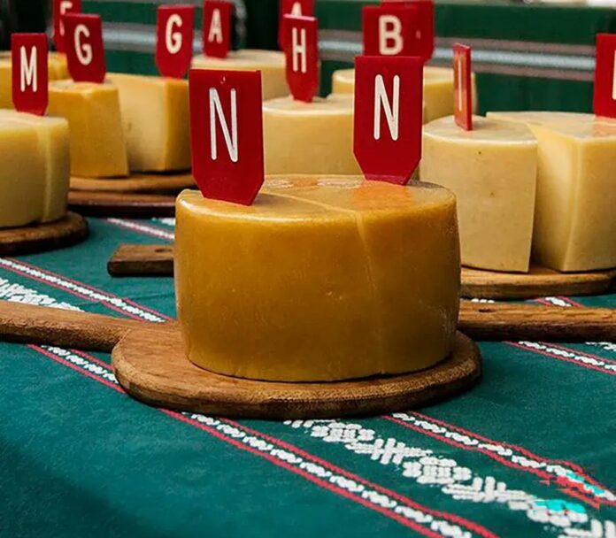 5.400 euros por la mitad de un queso alavés