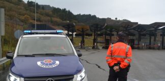 Un camionero ebrio circula en zigzag por Álava